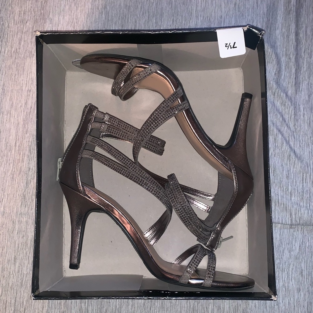 Silver Heels - LIKE NEW